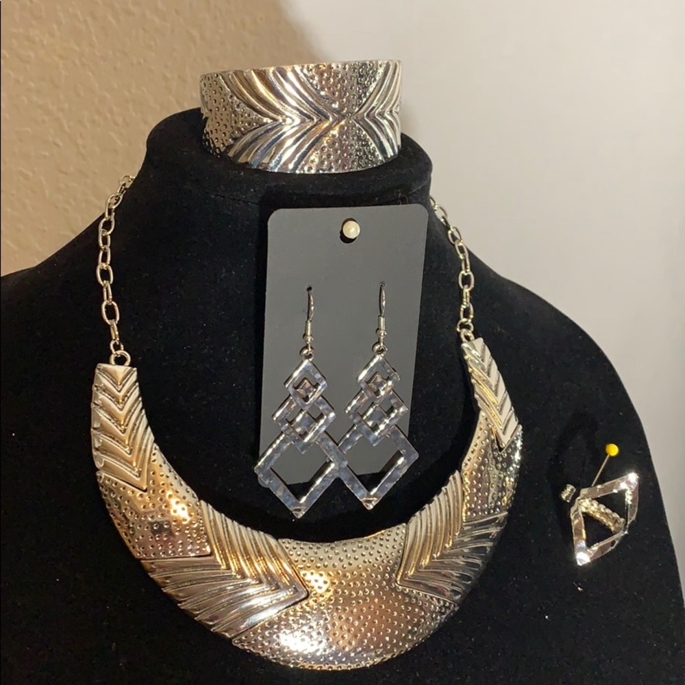 Silver jewelry set